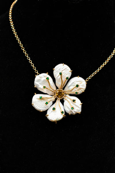 Flower Pearl Necklace - Nature Collection